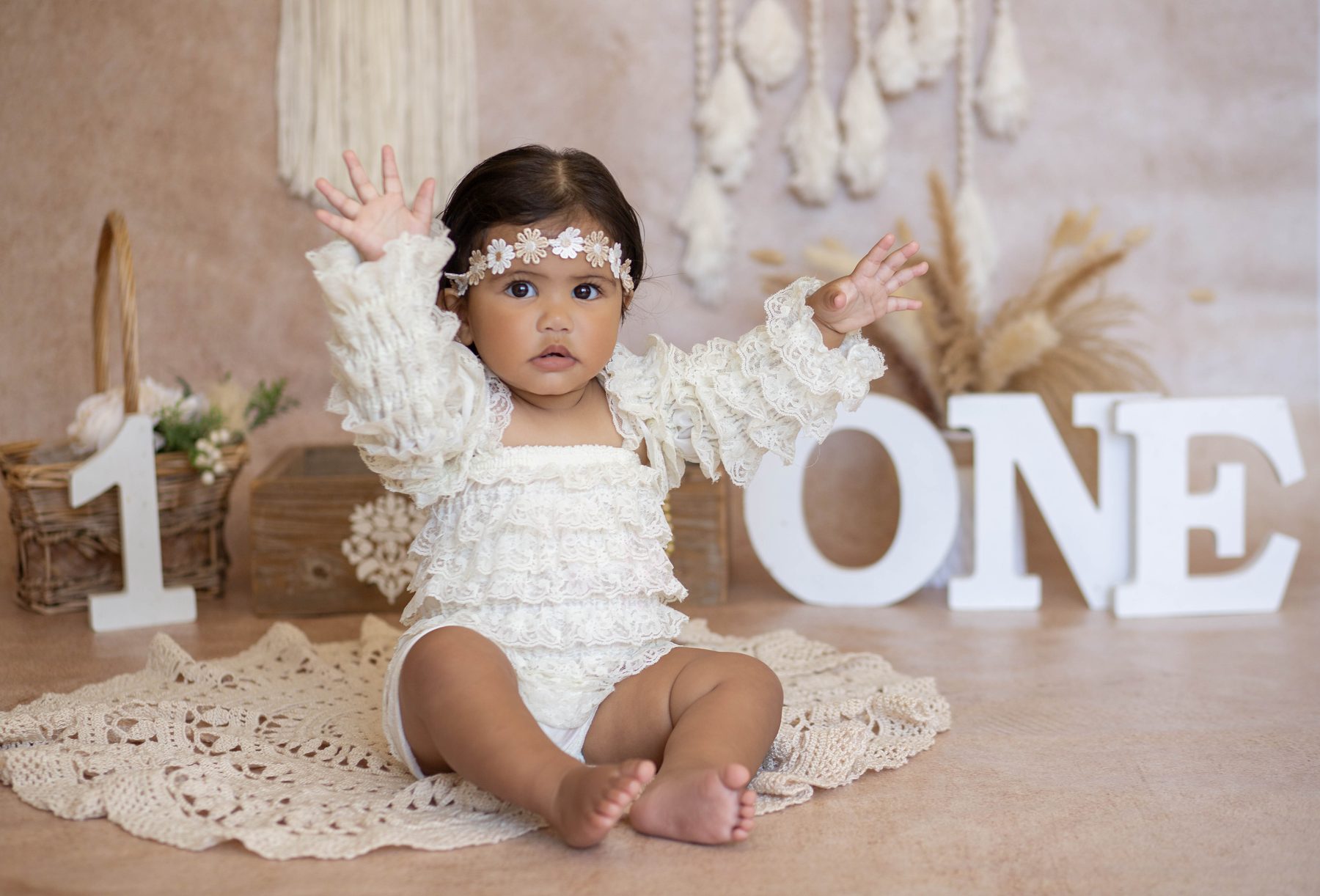 First birthday cake smash session with balloons