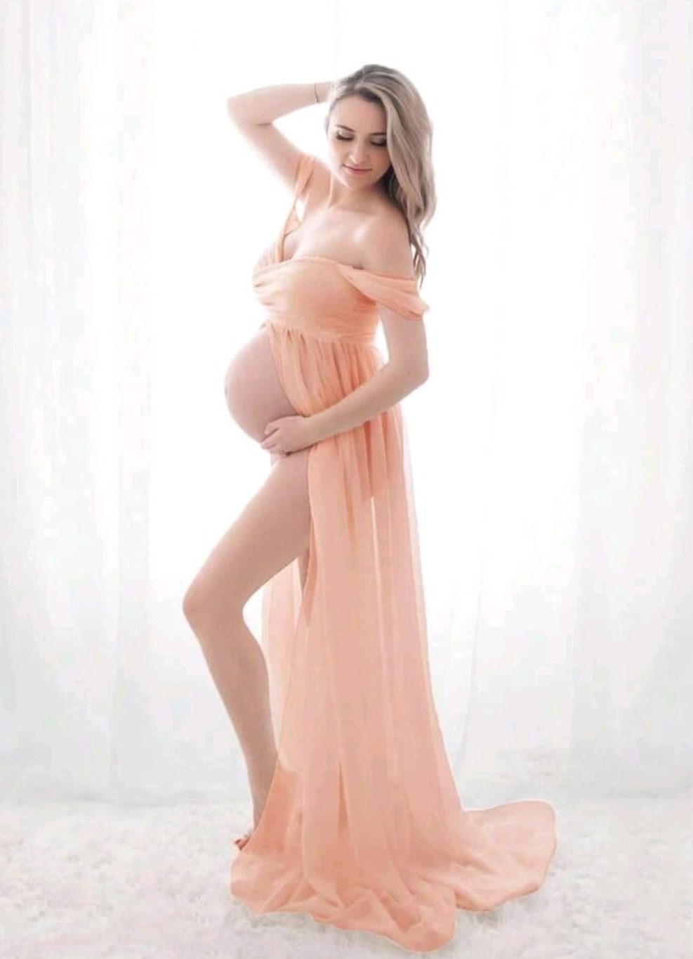 Maternity photography session, mother-to-be portrait